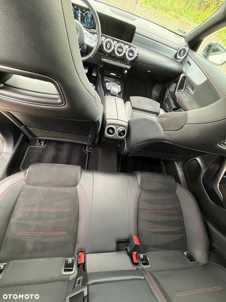 Mercedes-Benz CLA 200 AMG Line 7G-DCT - 7