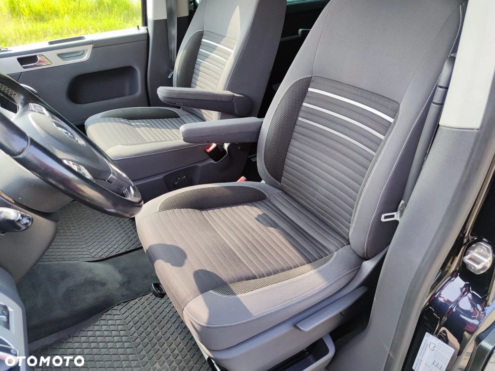 Volkswagen Multivan - 27