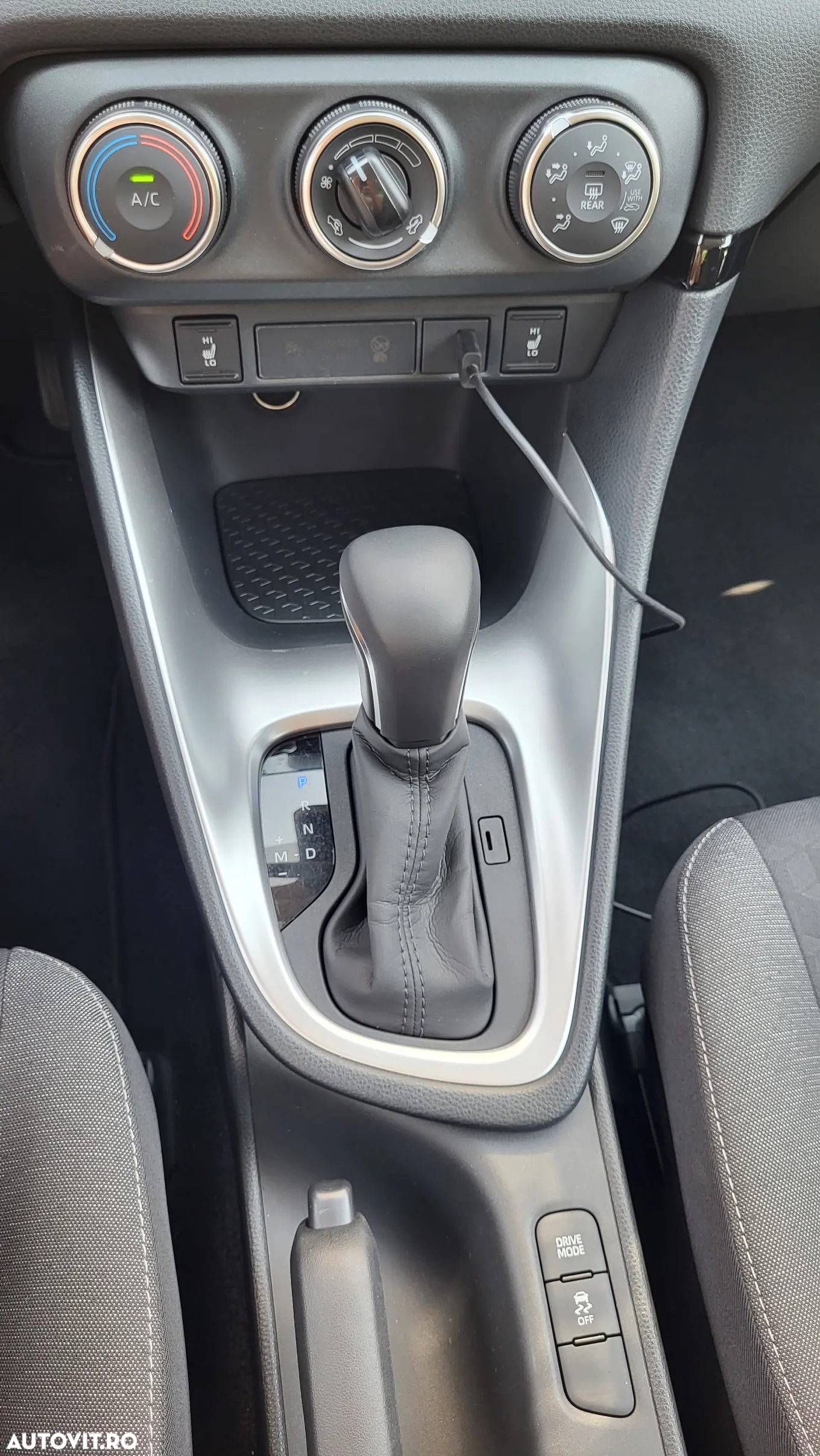 Toyota Yaris 1.5 L CVT Dynamic - 25
