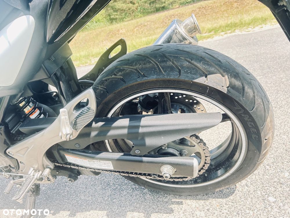 Suzuki Gladius - 9