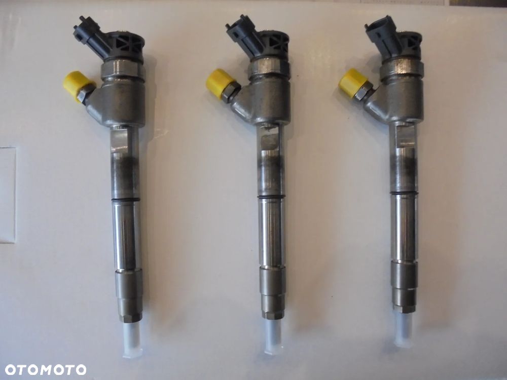 Wtryskiwacz wtrysk 0445110564 5801644454 0986435255 IVECO DAILY e6 3.0 HPI - 1