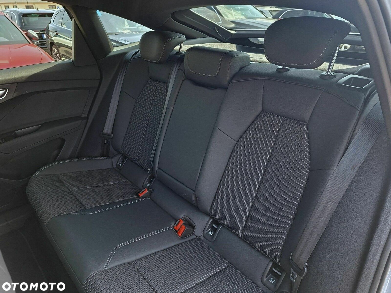 Audi Q4 e-tron - 14
