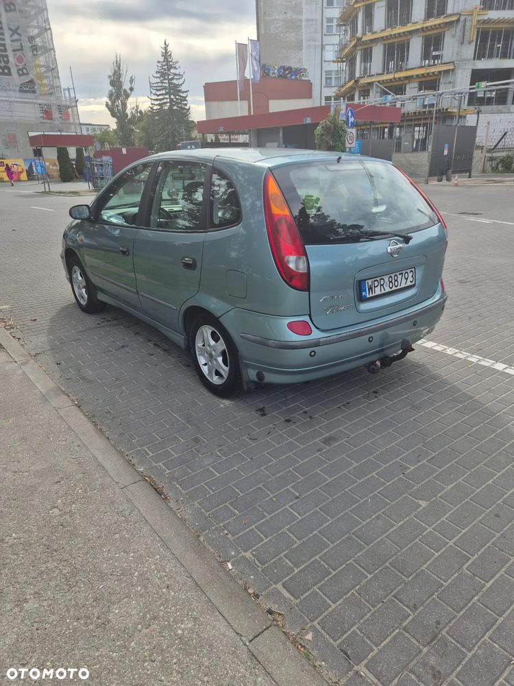 Nissan Almera Tino 2002 photo 2