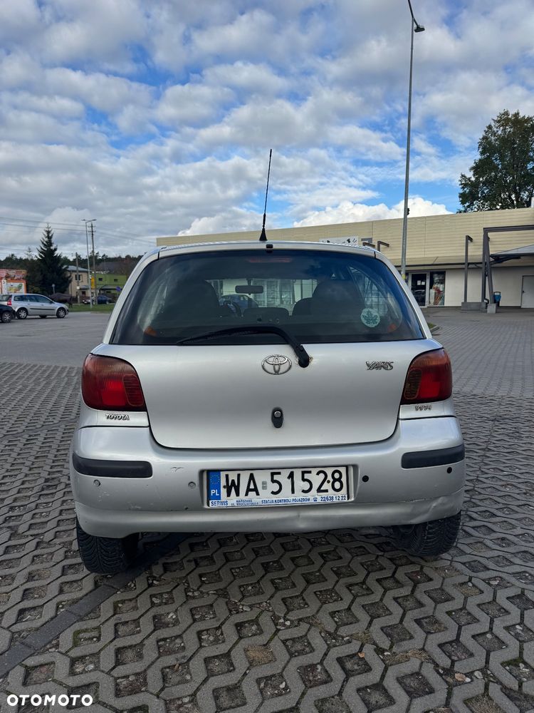 Toyota Yaris - 4