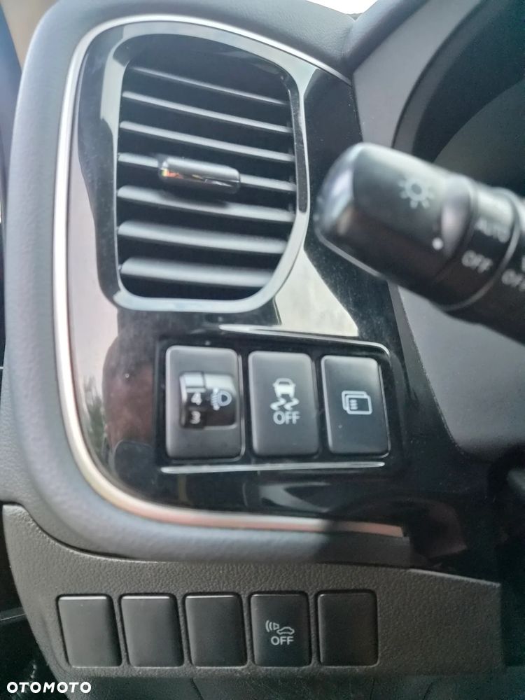 Mitsubishi Outlander 2.0 4WD Top - 29