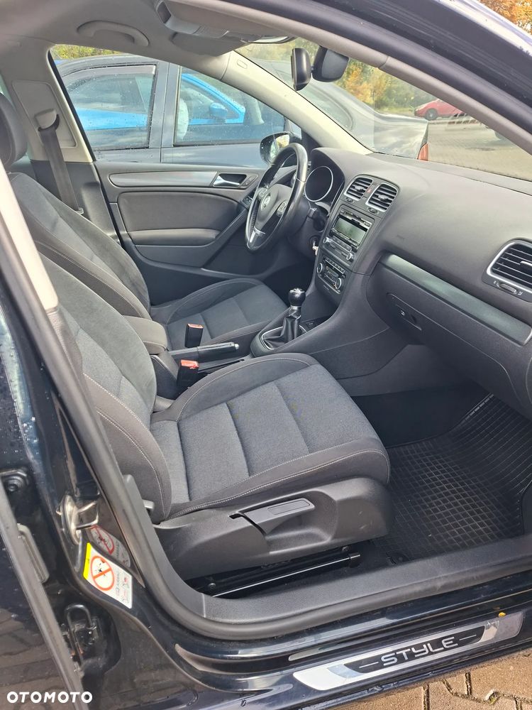 Volkswagen Golf - 10