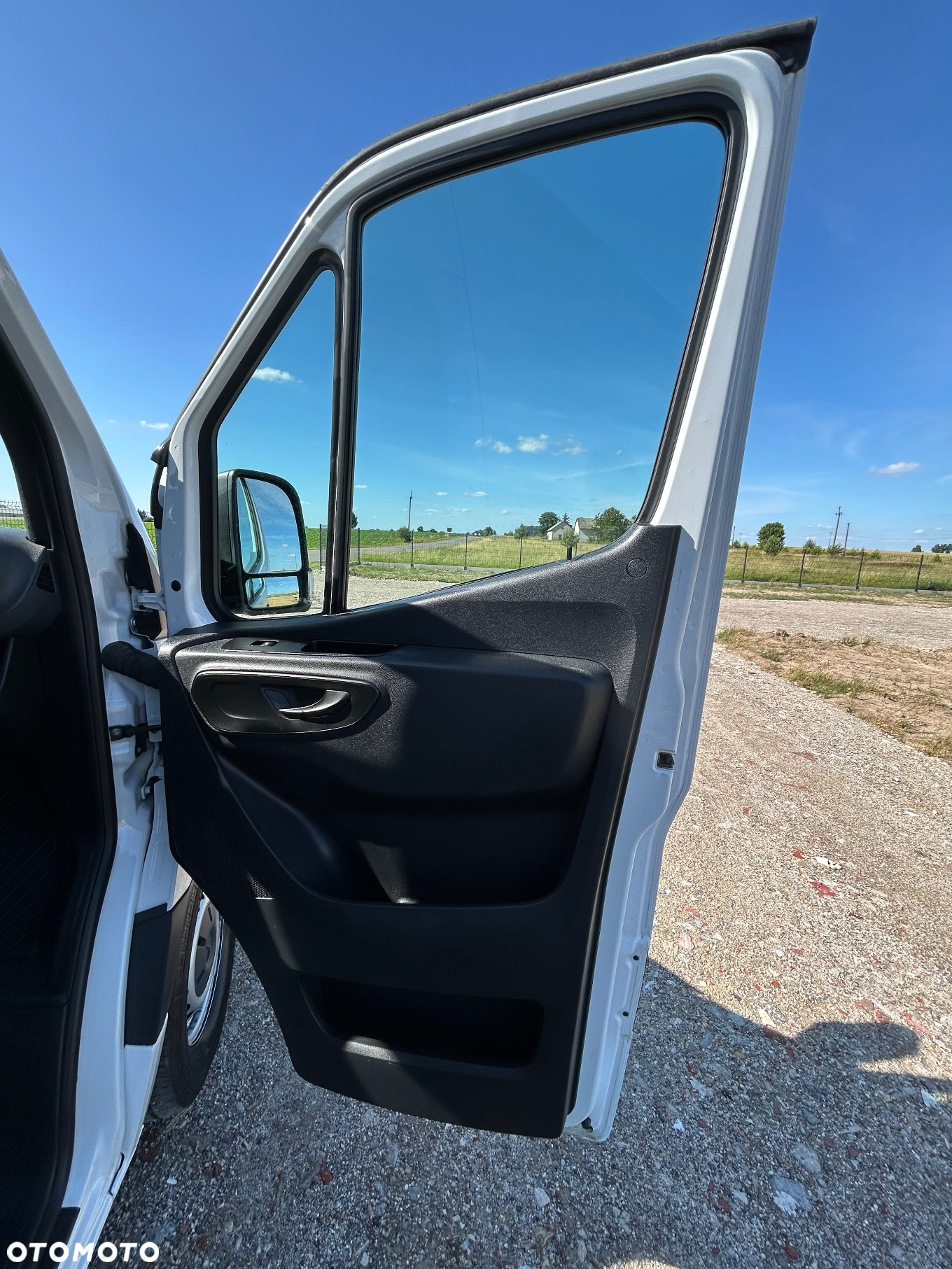 Mercedes-Benz Sprinter - 24