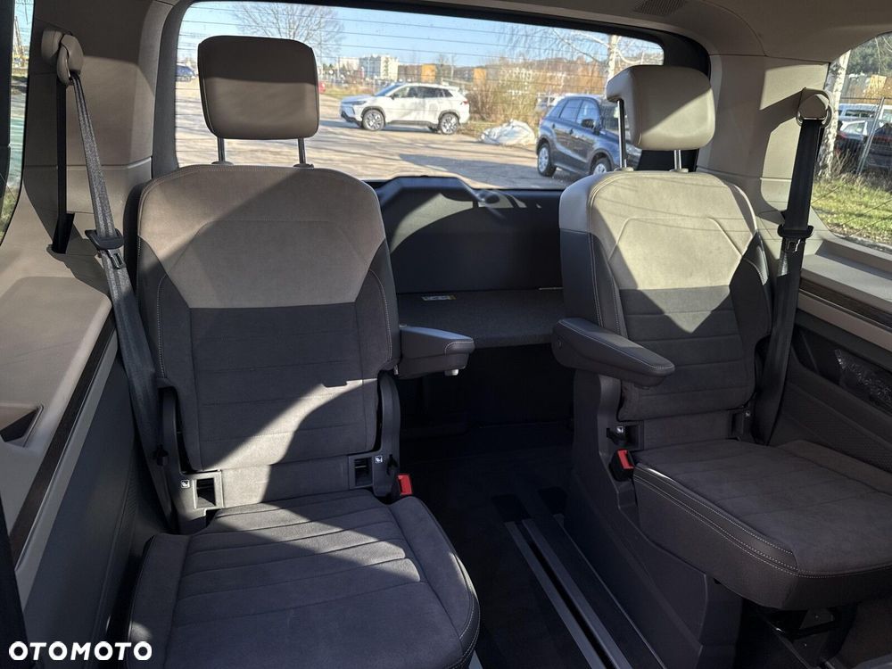 Volkswagen Multivan - 29