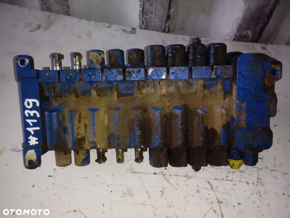 Rozdzielacz hydrauliczny Yanmar DSI 12033 0720 SV15 9 Sekcji - 2