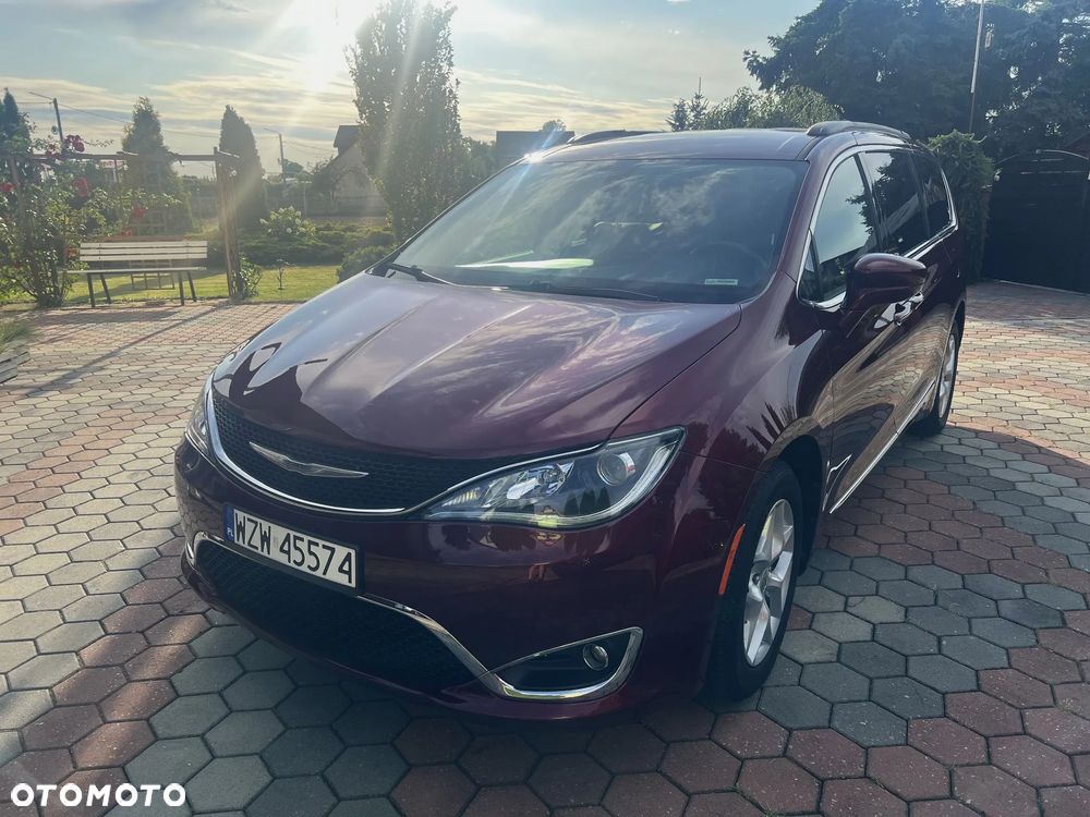 Chrysler Pacifica - 3