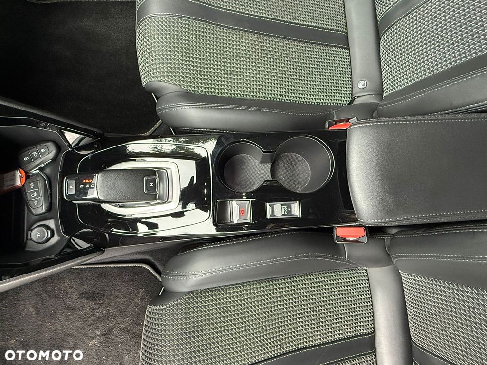Peugeot 208 PureTech 100 EAT8 GT Pack - 22