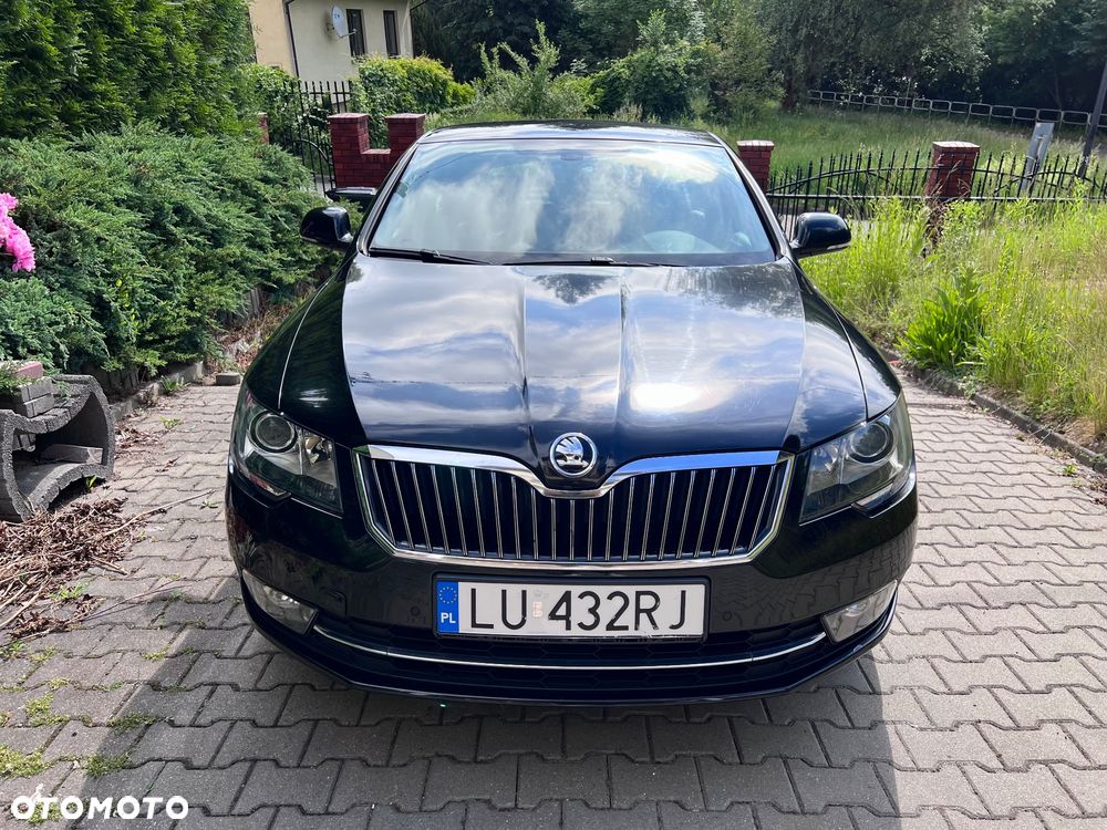 Skoda Superb 2015 photo 2