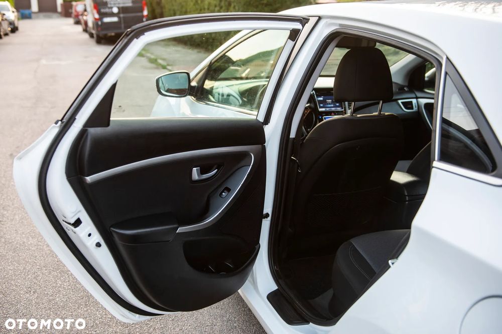 Hyundai i30 1.6 GDI Comfort - 30