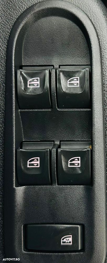 Dacia Duster SCe 115 4x2 Laureate - 12