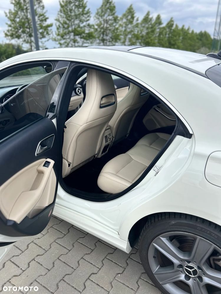 Mercedes-Benz CLA 250 7G-DCT - 20