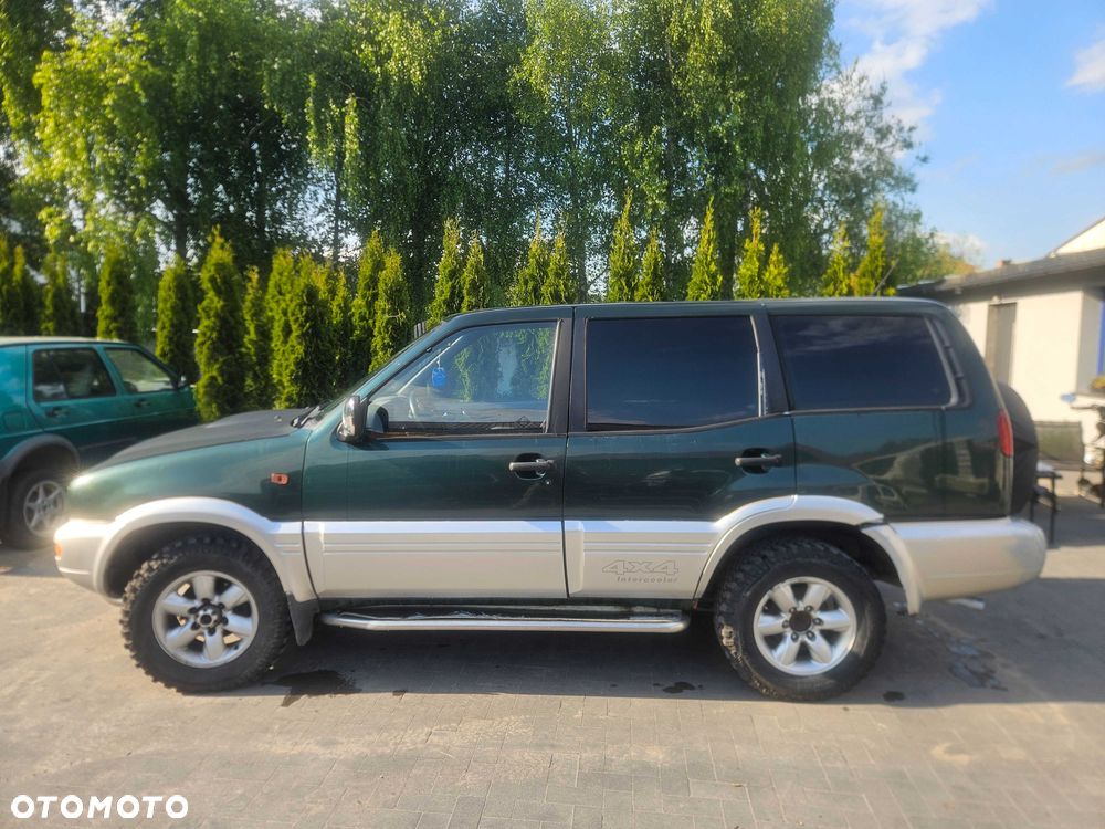 Nissan Terrano - 3