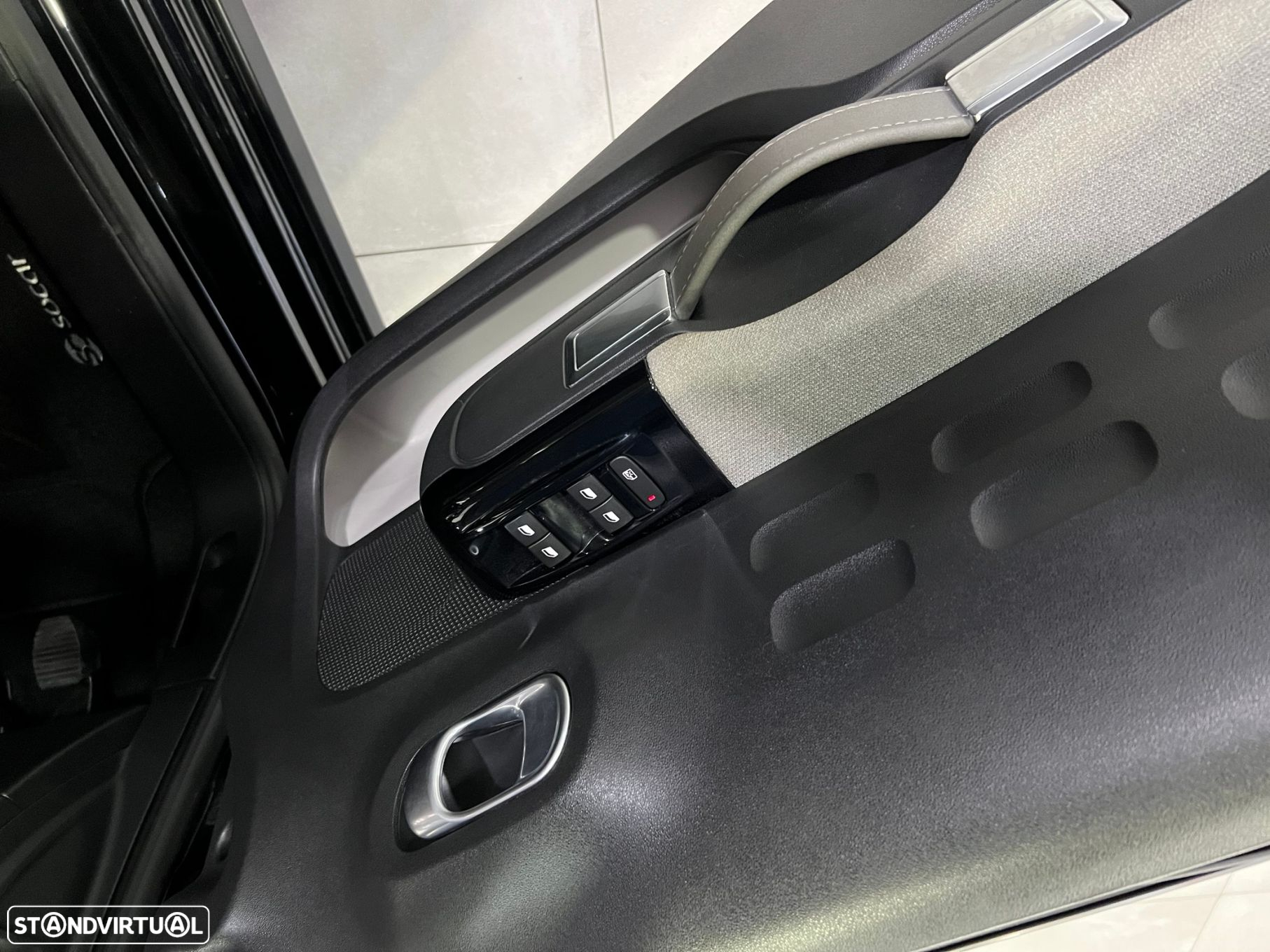 Citroën C3 1.2 PureTech Shine - 25