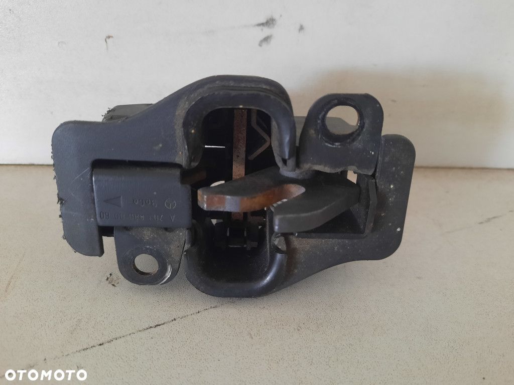 MERCEDES W203 00-04 KOMBI ZAMEK MASKI KLAPY SILNIKA A2038800060 359U - 1