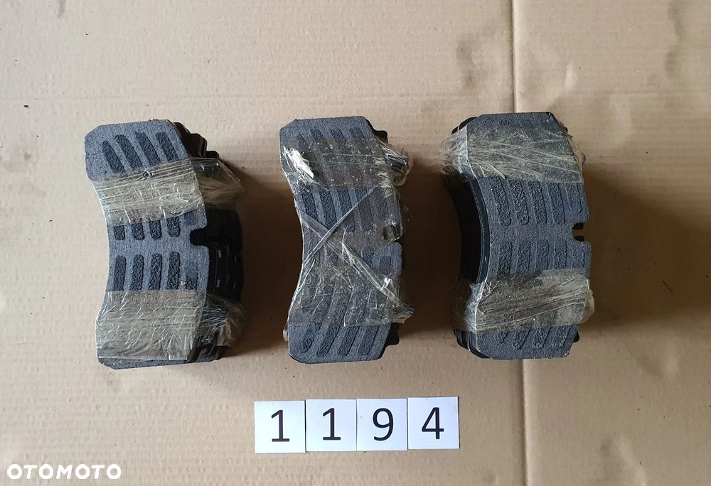 Zestaw klocków hamulcowych WABCO 6402258222 - 3