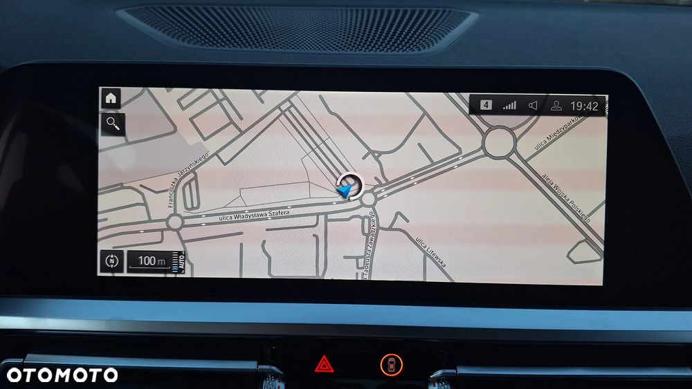 BMW Seria 3 330e M Sport - 24