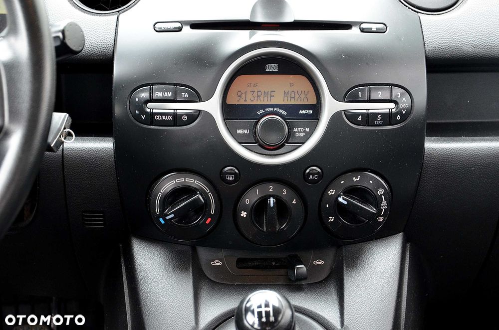 Mazda 2 - 8