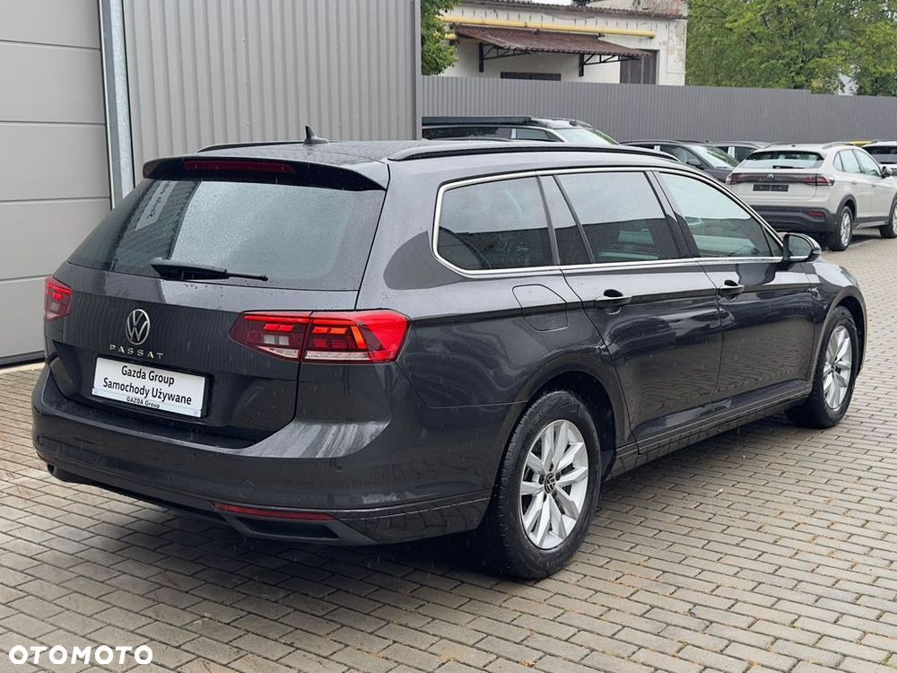 Volkswagen Passat - 8
