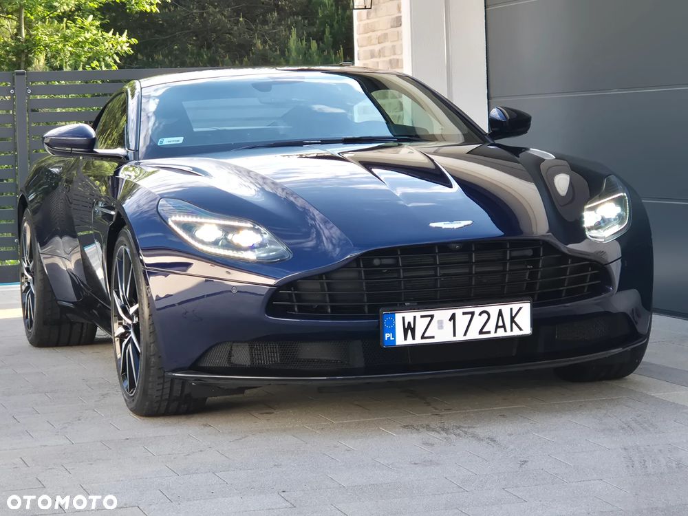 Aston Martin DB11 - 4