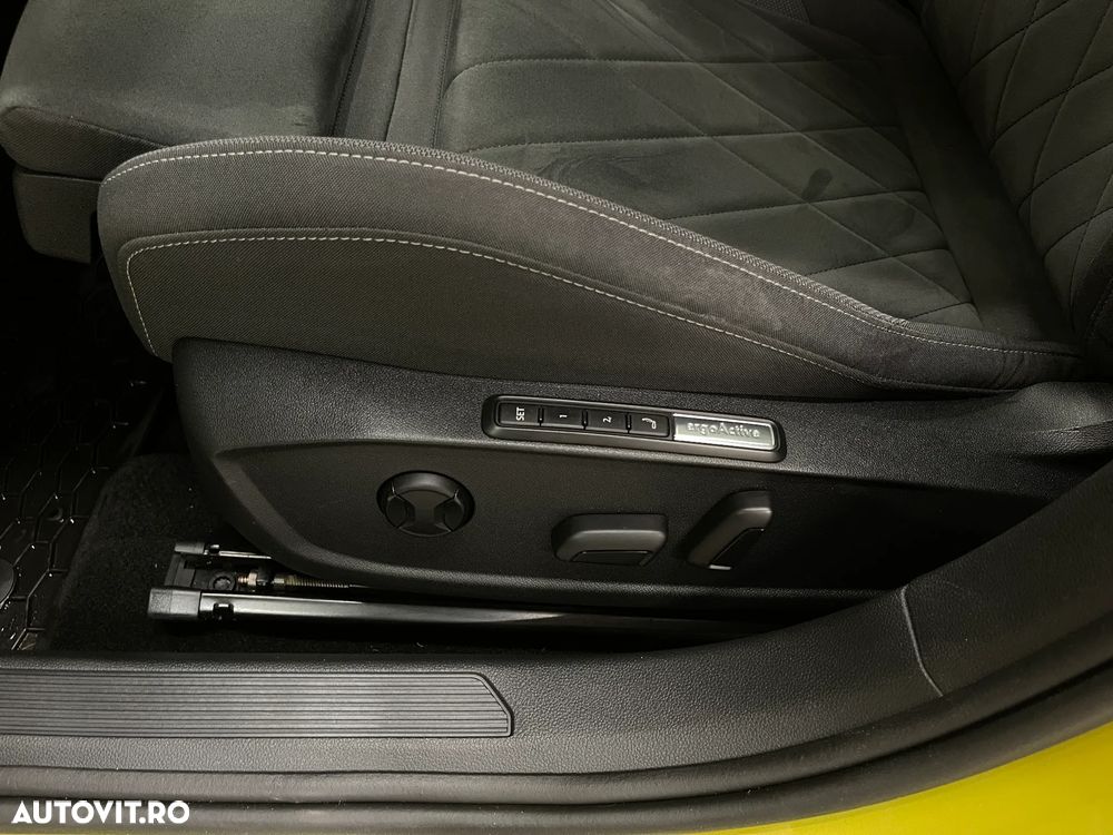Volkswagen Golf 2.0 TDI DSG Style - 28