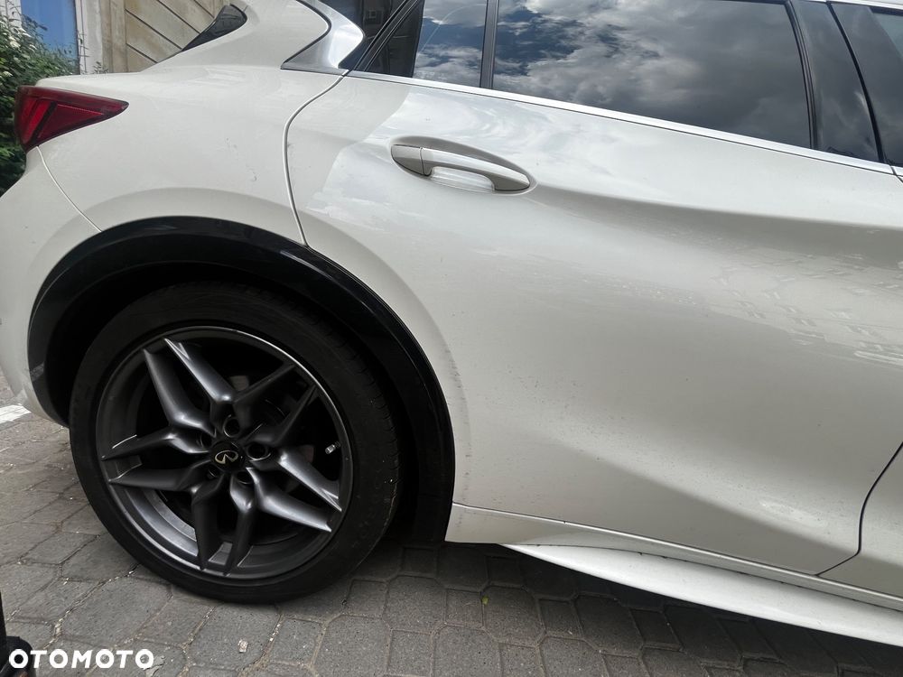 Infiniti Q30 2.0t Sport AWD 7DCT - 2