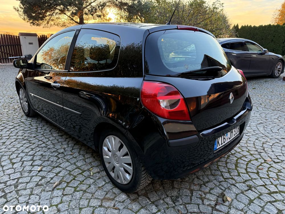 Renault Clio - 19