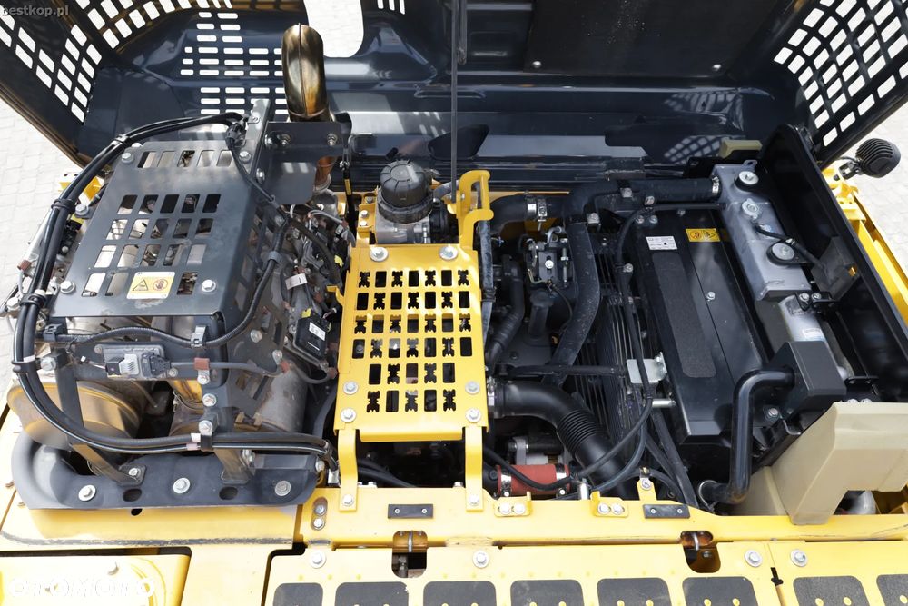 Komatsu PC210LC-11 - 28