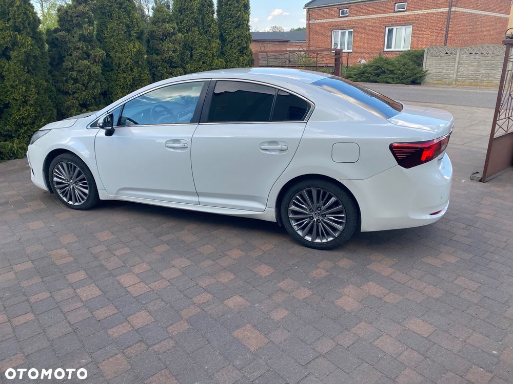 Toyota Avensis 2.0 D-4D Premium - 16