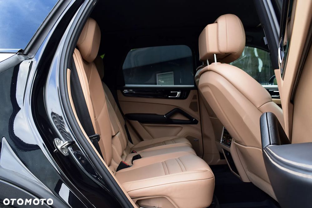 Porsche Cayenne S - 7