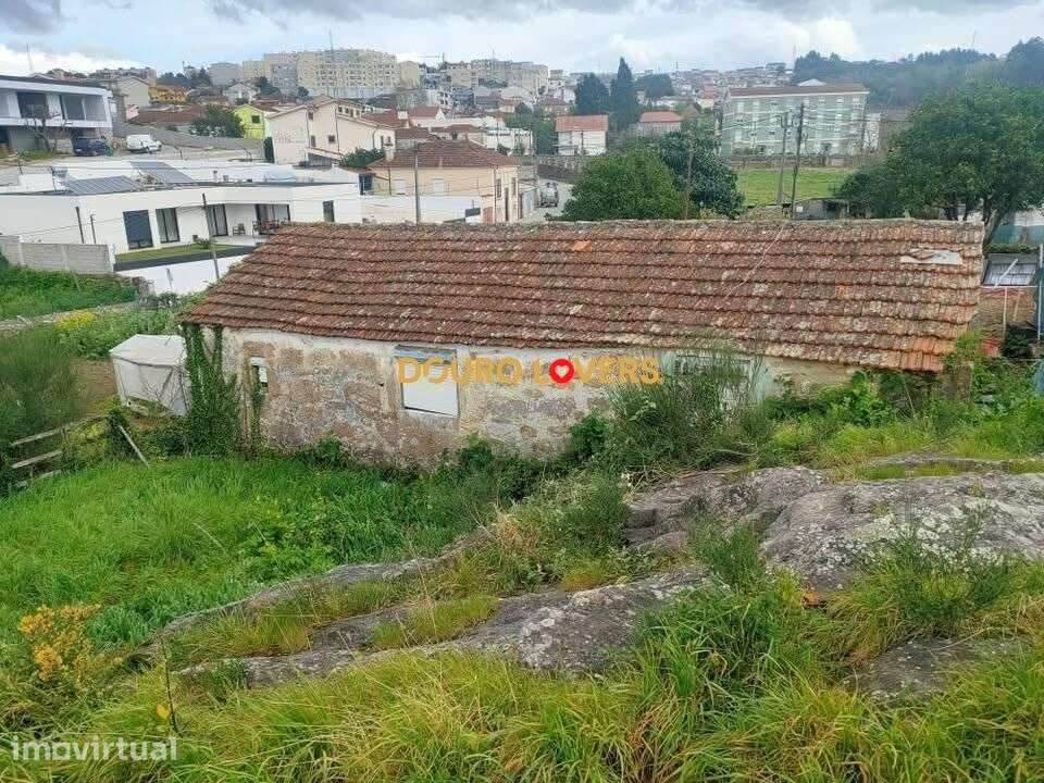 Moradia em Ruína com Terreno de Cerca de 1.000 m2 - Fânzeres - Grande imagem: 3/10