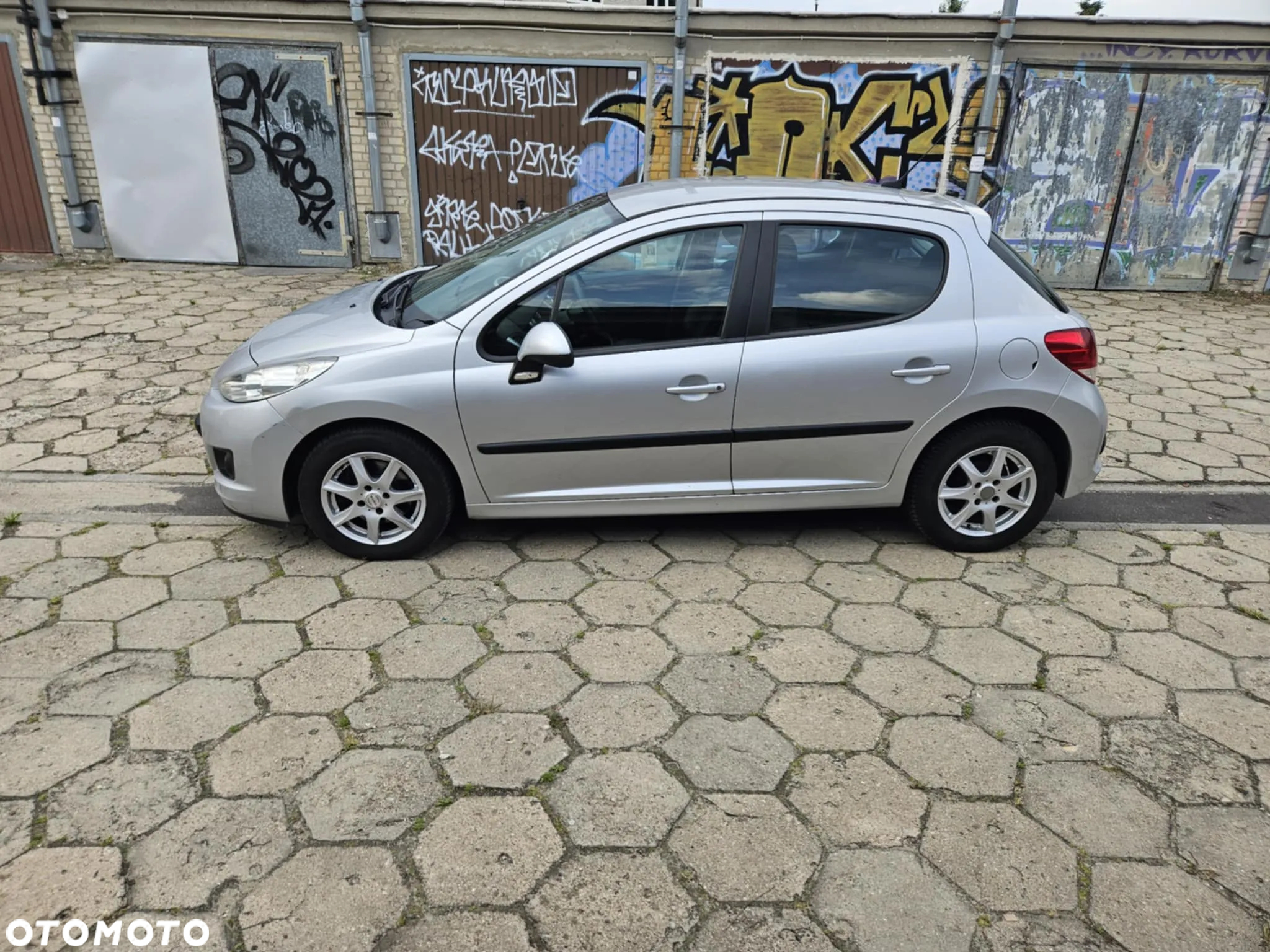 Peugeot 207 1.4 16V Trendy - 2