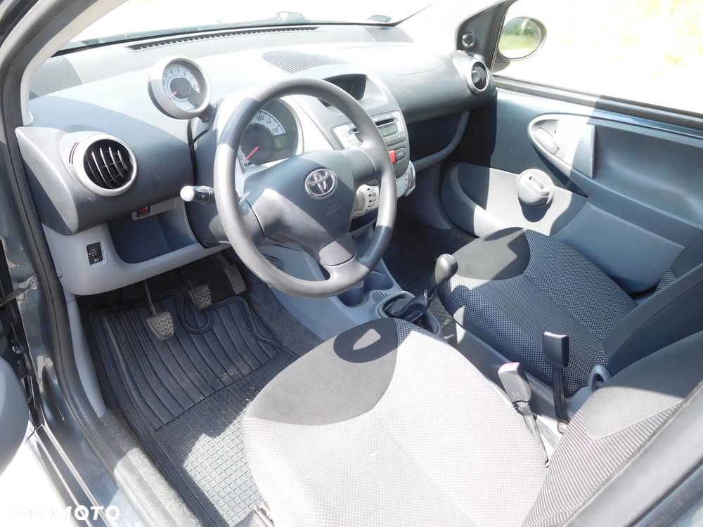 Toyota Aygo City - 5