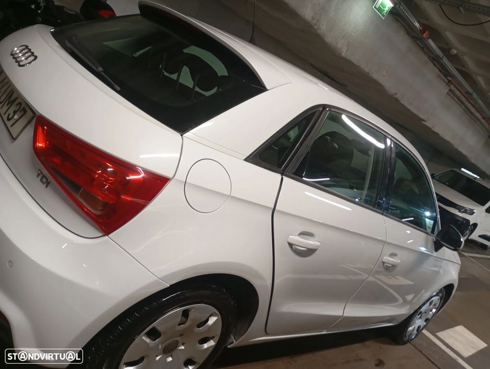 Audi A1 Sportback 1.6 TDI Attraction - 2