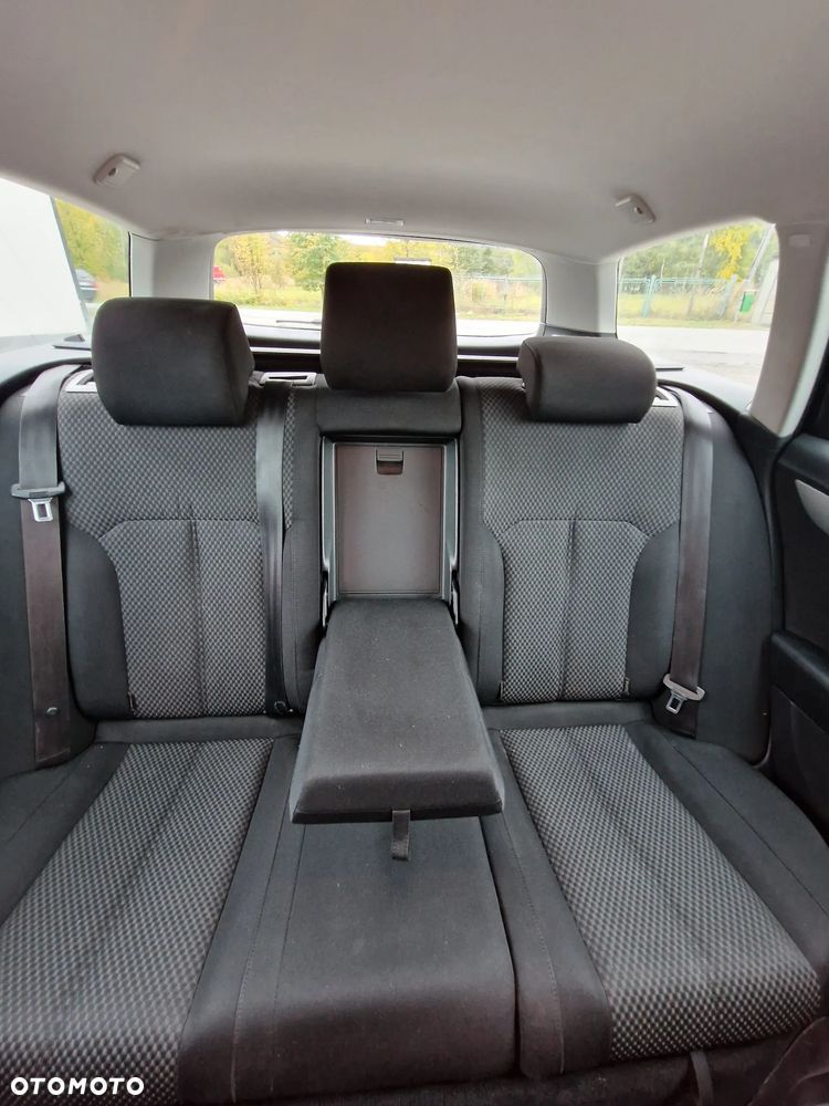 Volkswagen Passat - 39