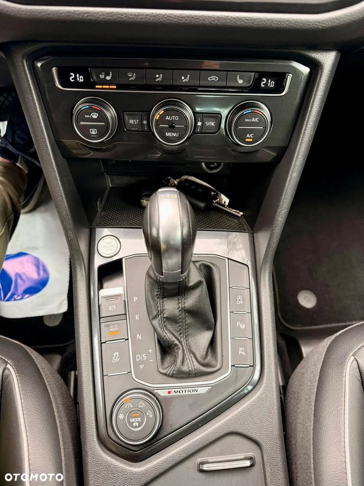 Volkswagen Tiguan - 24
