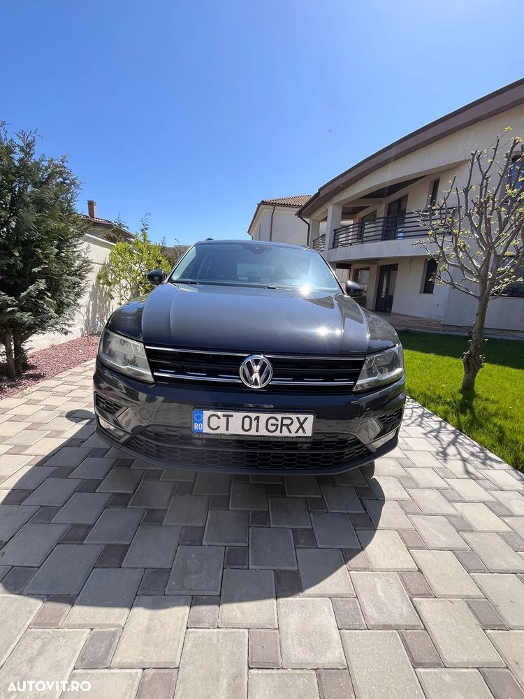 Volkswagen Tiguan - 1
