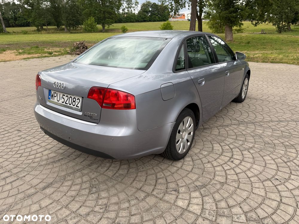 Audi A4 Limousine - 3
