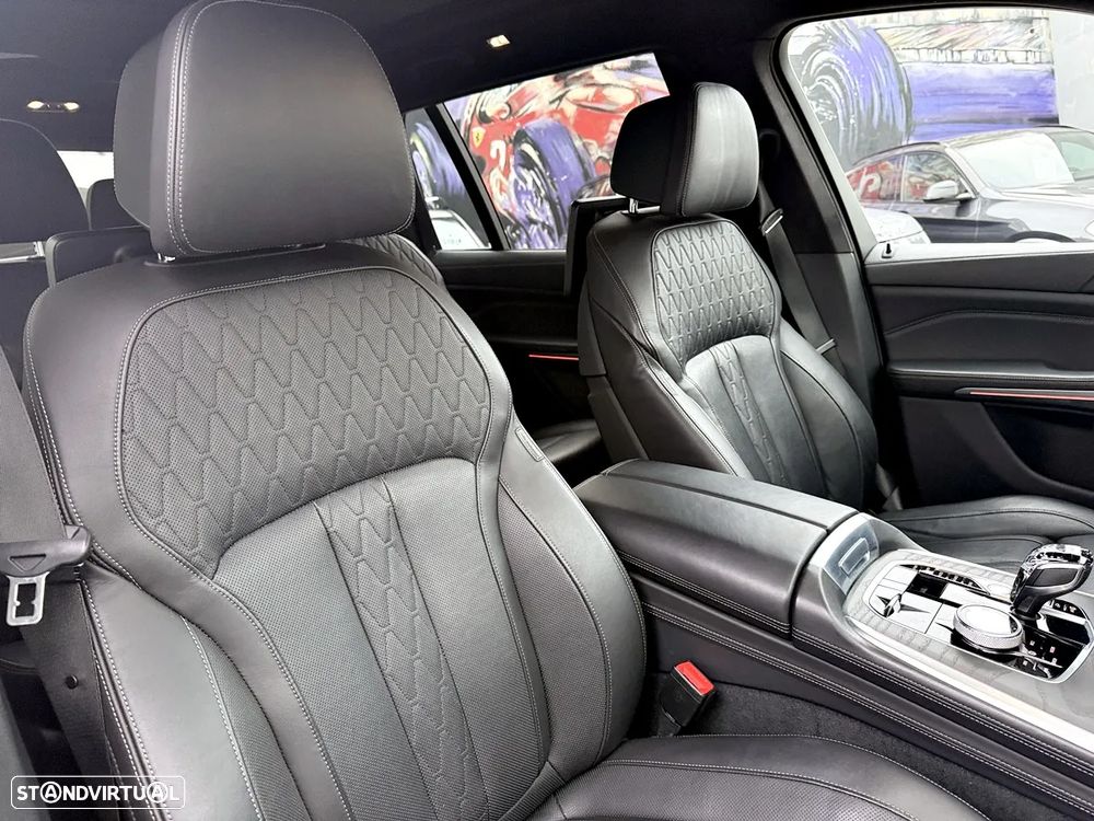BMW X7 M50d - 28