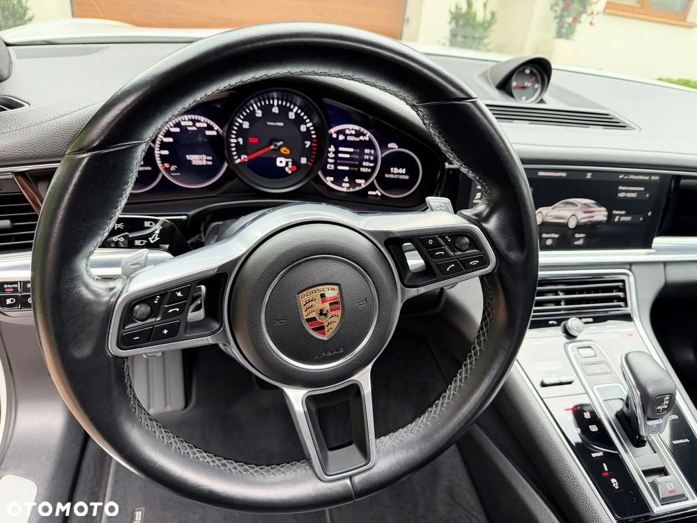 Porsche Panamera - 8