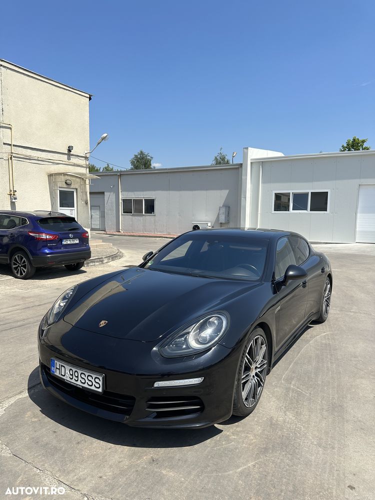 Porsche Panamera - 1