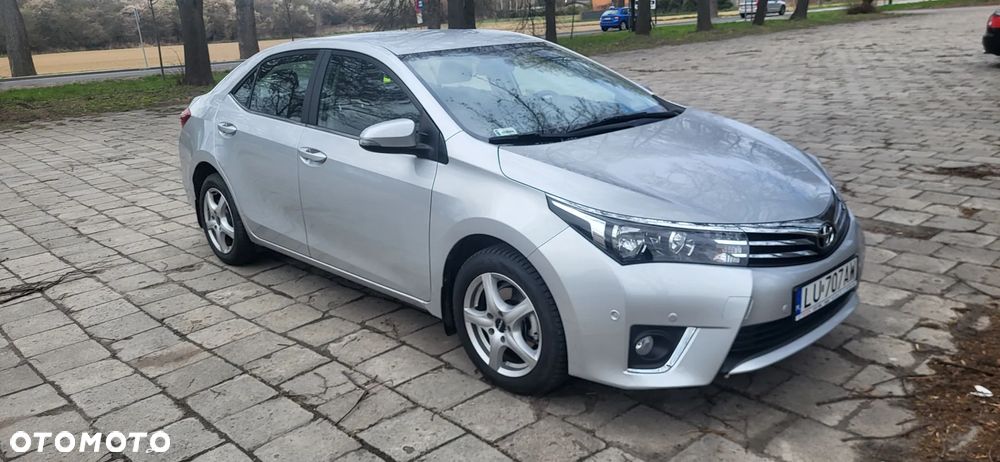 Toyota Corolla 1.6 Premium + - 14