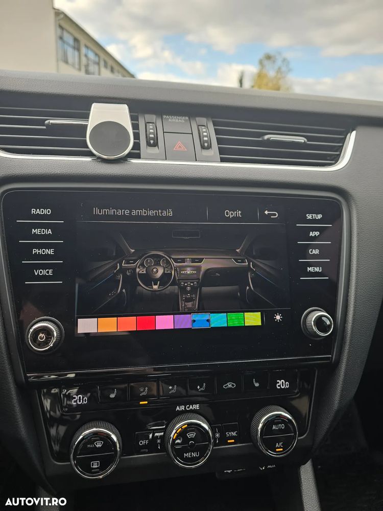 Skoda Octavia Combi Diesel 2.0 TDI 4X4 DSG Scout - 9