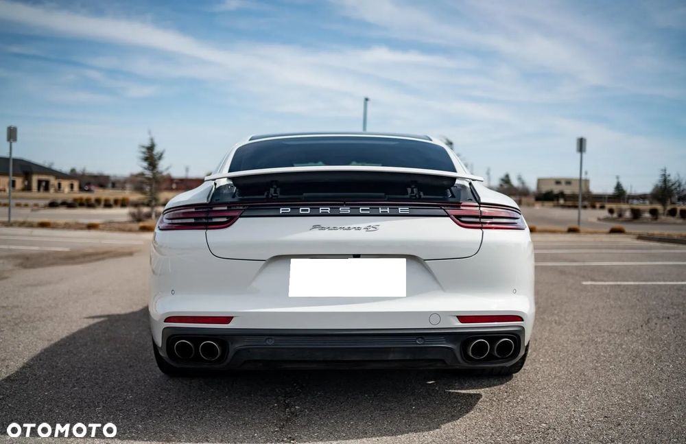 Porsche Panamera 4S - 5