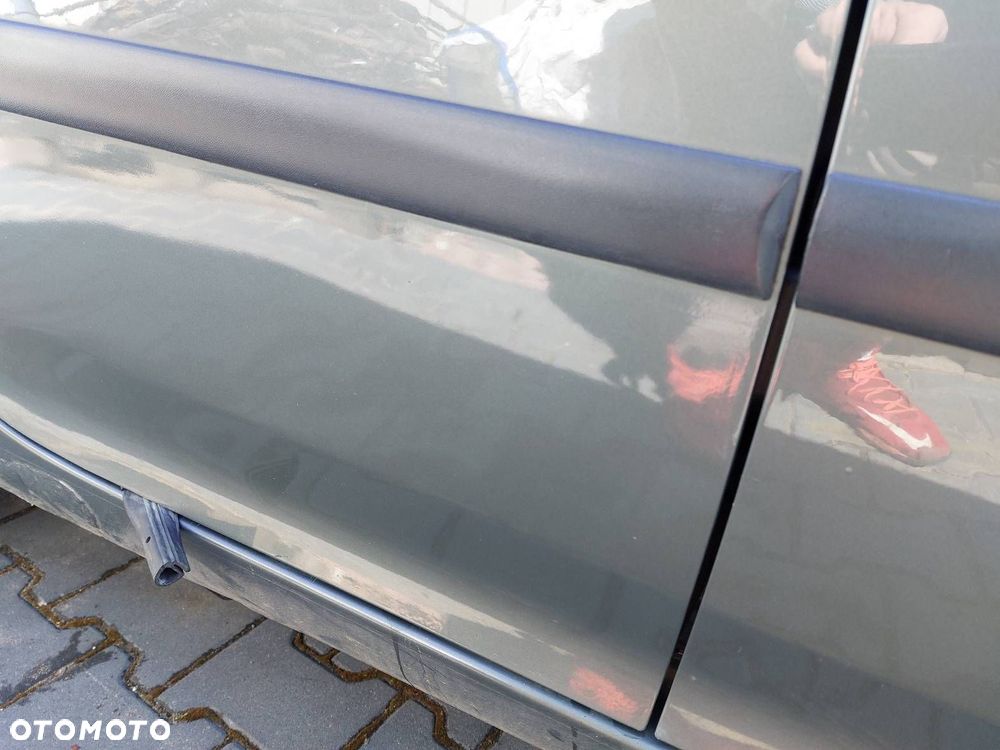 DRZWI KOMPLETNE PRAWY TYŁ VW GOLF V HB 5D LA6Q - 4