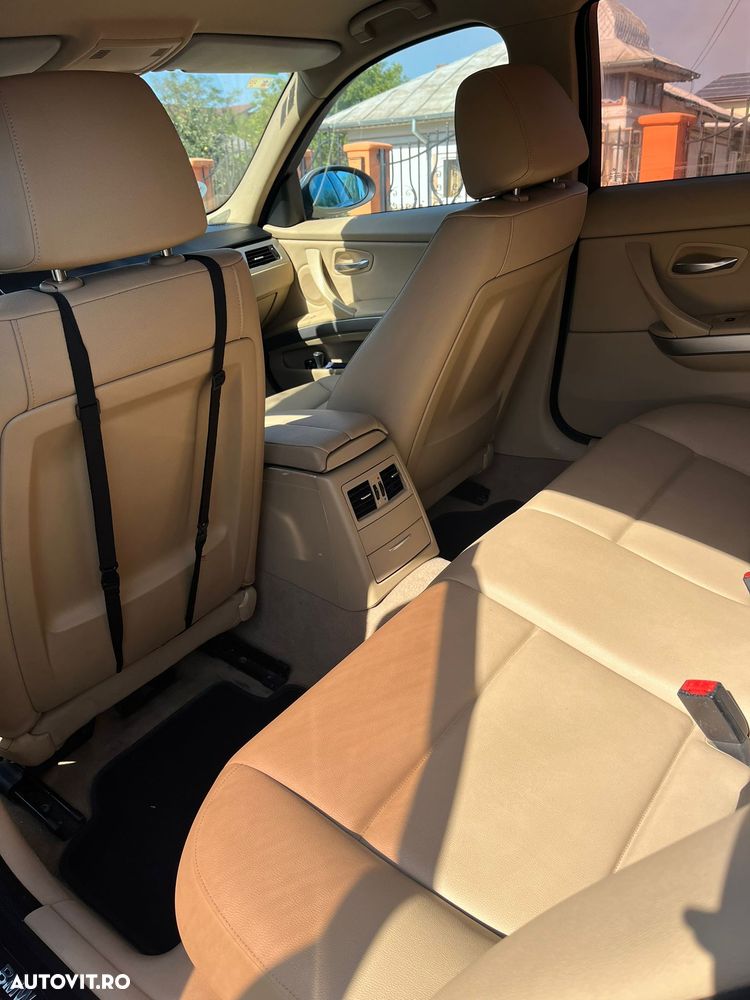 BMW Seria 3 320i Aut. - 7