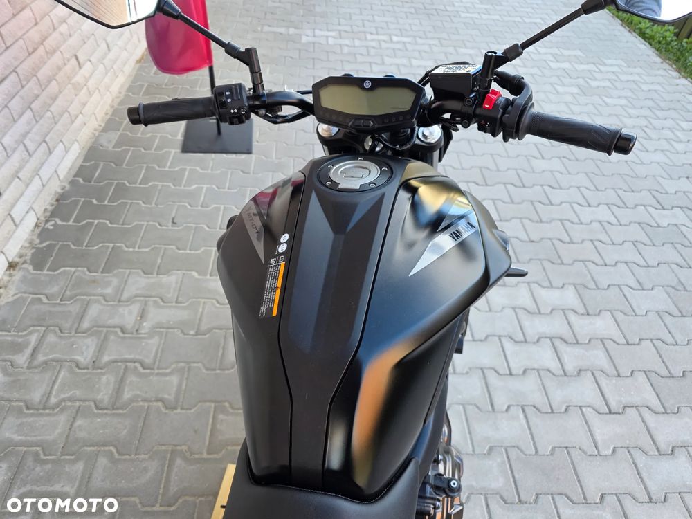 Yamaha MT - 12